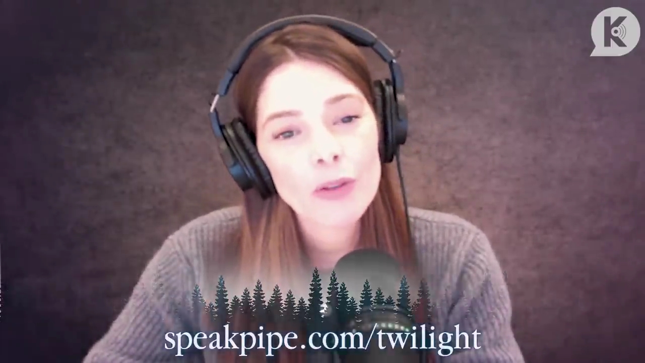 Ashley-Greene-dot-nl_TheTwilightEffect-PeterFacinelliLivestream4676.jpg