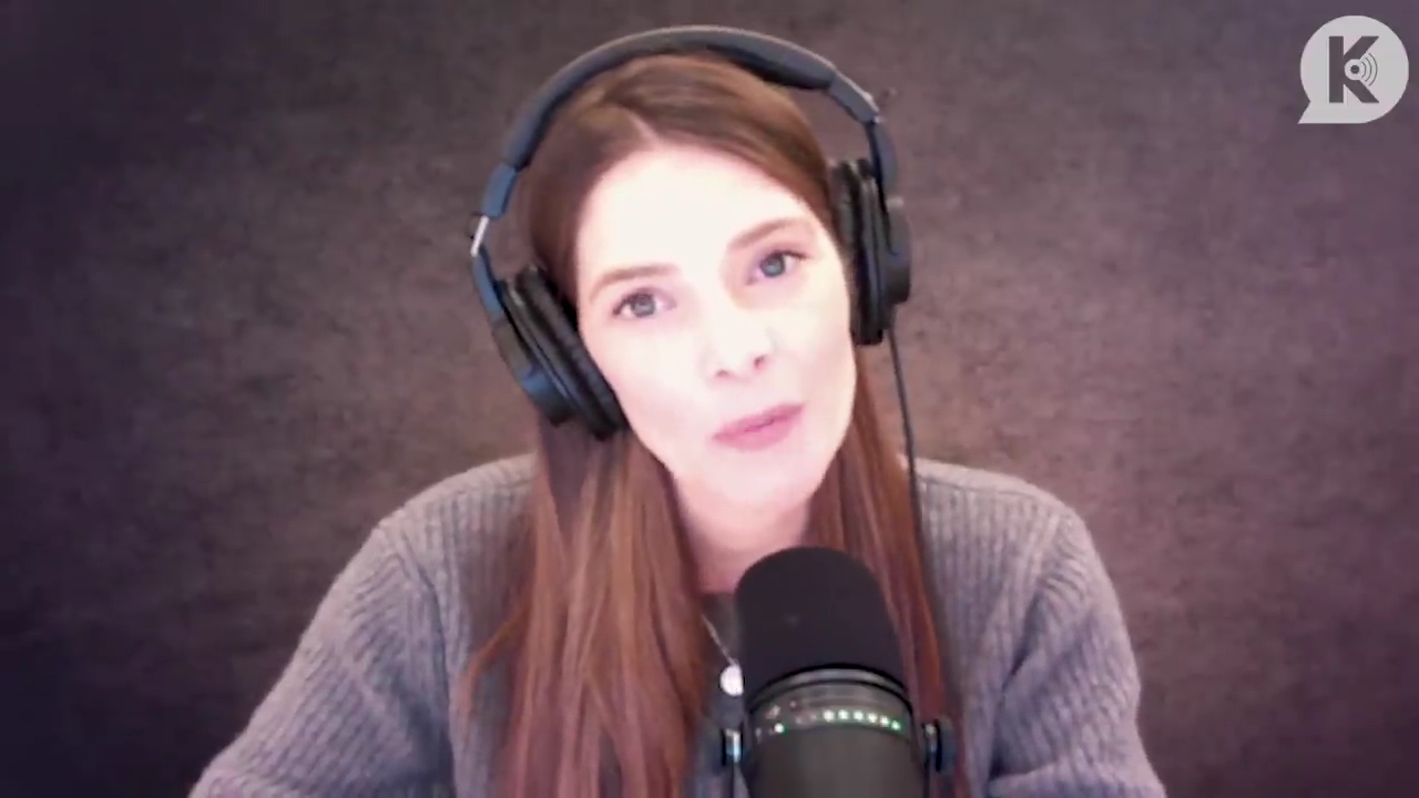 Ashley-Greene-dot-nl_TheTwilightEffect-PeterFacinelliLivestream4684.jpg