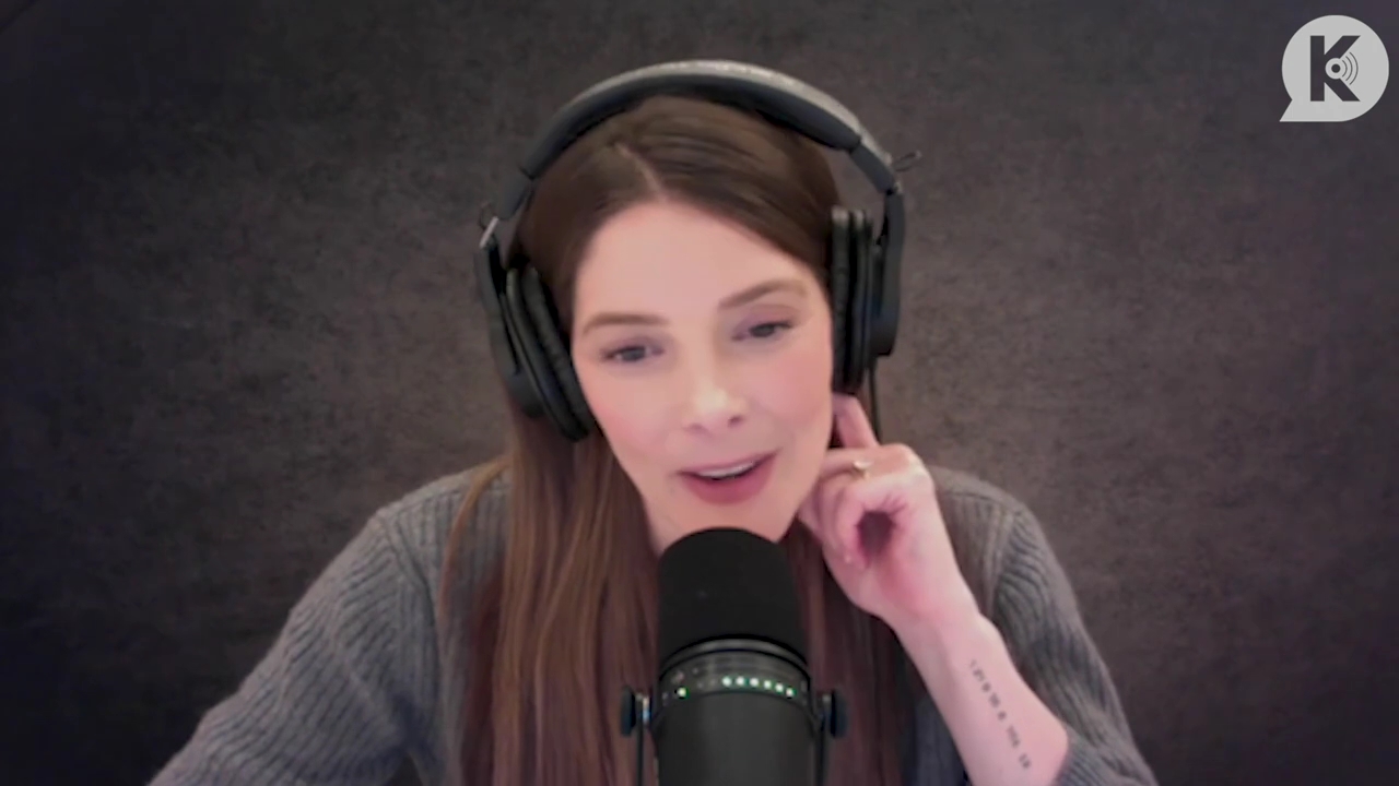 Ashley-Greene-dot-nl_TheTwilightEffect-PeterFacinelliLivestreamQA0203.jpg Ashley-Greene-dot-nl_TheTwilightEffect-PeterFacinelliLivestreamQA0203.jpg