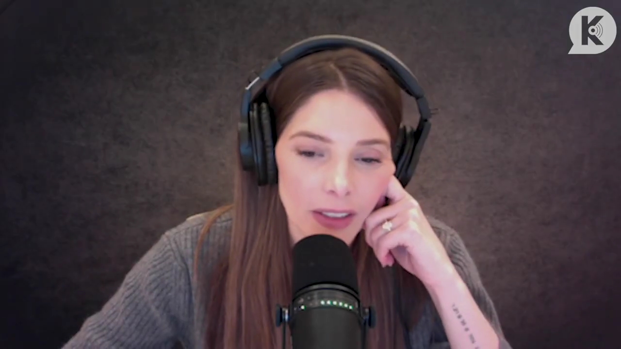 Ashley-Greene-dot-nl_TheTwilightEffect-PeterFacinelliLivestreamQA0211.jpg Ashley-Greene-dot-nl_TheTwilightEffect-PeterFacinelliLivestreamQA0211.jpg