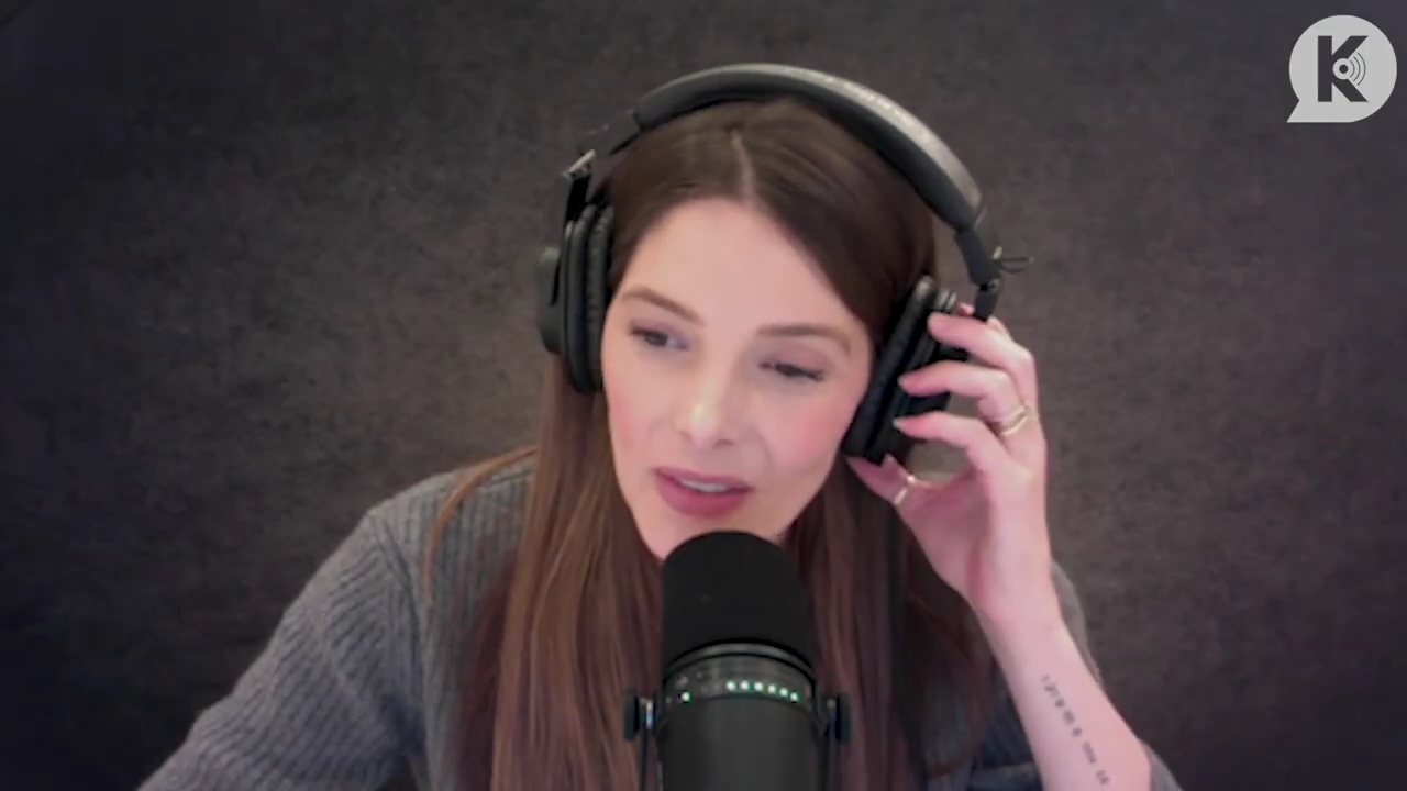 Ashley-Greene-dot-nl_TheTwilightEffect-PeterFacinelliLivestreamQA2112.jpg