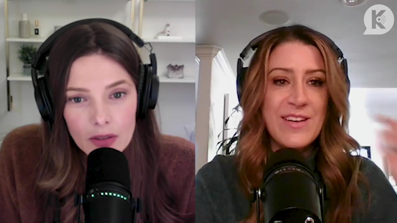 Ashley-Greene-dot-nl_TheTwilightEffect-AshleyAndMelanieAForeverFriendship0197.jpg