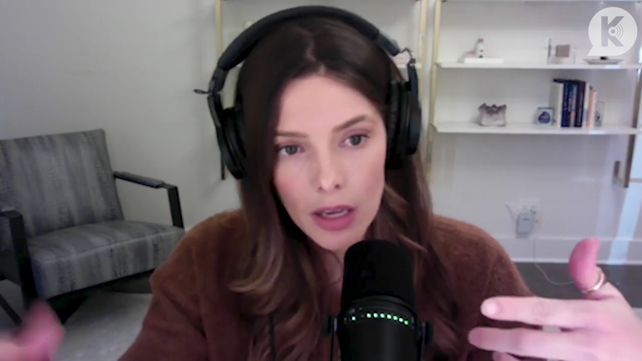 Ashley-Greene-dot-nl_TheTwilightEffect-AshleyAndMelanieAForeverFriendship0570.jpg