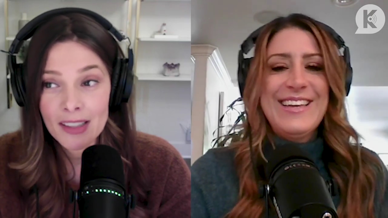 Ashley-Greene-dot-nl_TheTwilightEffect-AshleyAndMelanieAForeverFriendship0583.jpg
