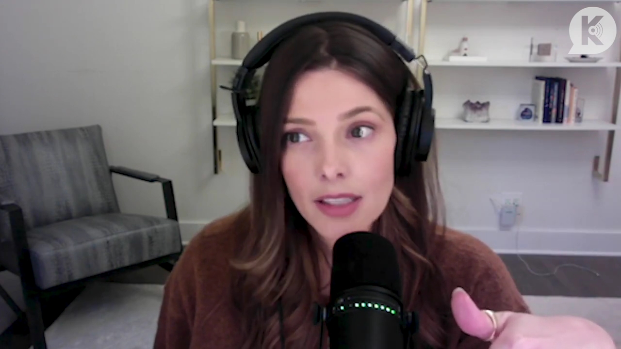 Ashley-Greene-dot-nl_TheTwilightEffect-AshleyAndMelanieAForeverFriendship0709.jpg