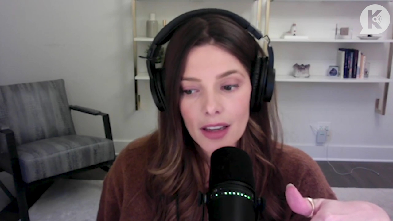 Ashley-Greene-dot-nl_TheTwilightEffect-AshleyAndMelanieAForeverFriendship0710.jpg