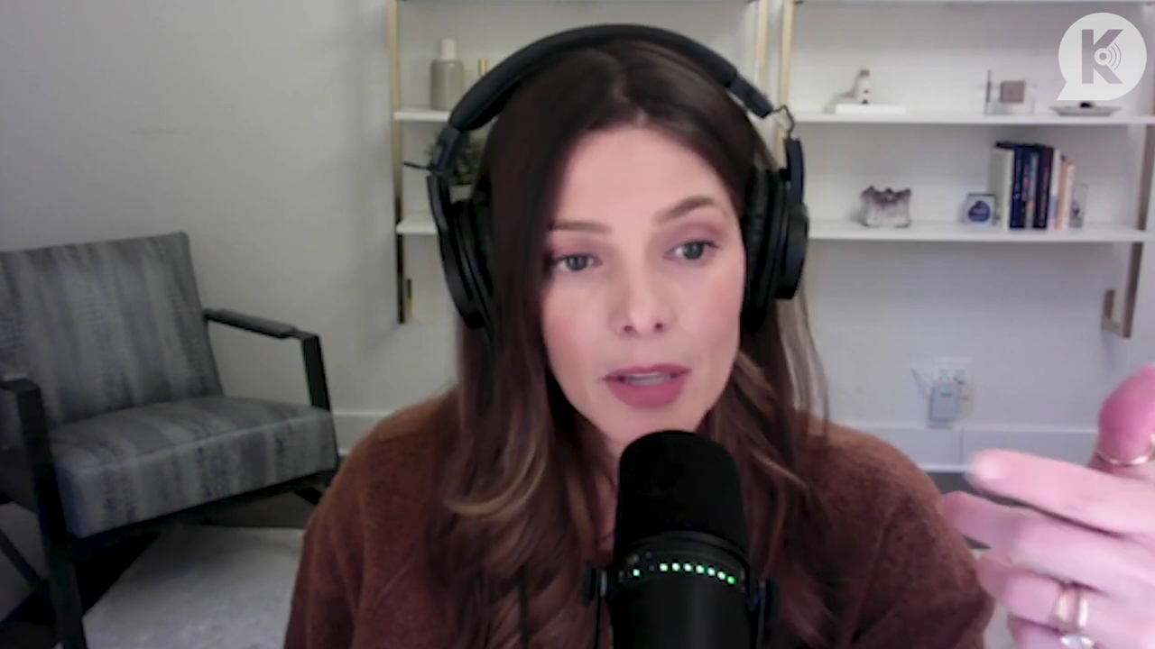 Ashley-Greene-dot-nl_TheTwilightEffect-AshleyAndMelanieAForeverFriendship0711.jpg