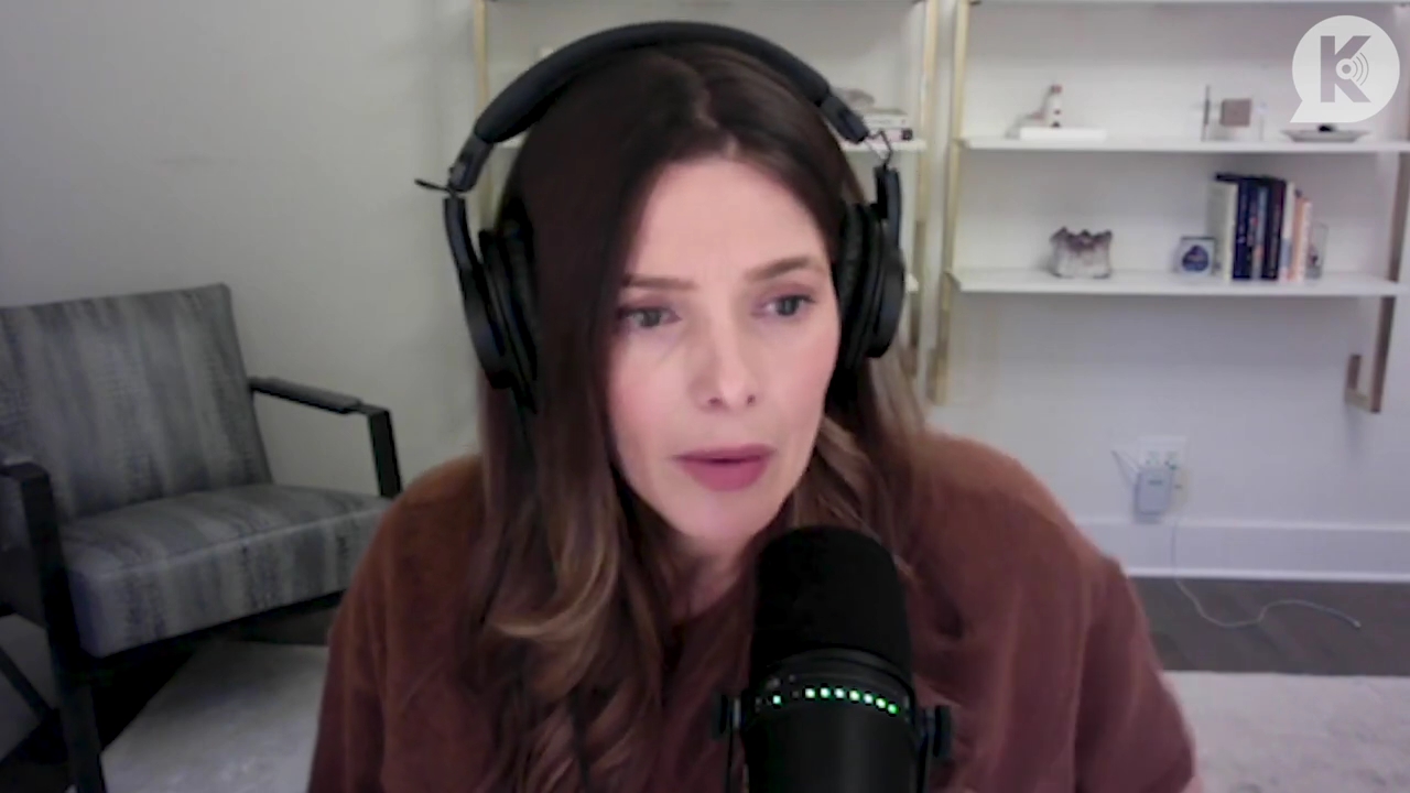 Ashley-Greene-dot-nl_TheTwilightEffect-AshleyAndMelanieAForeverFriendship0716.jpg