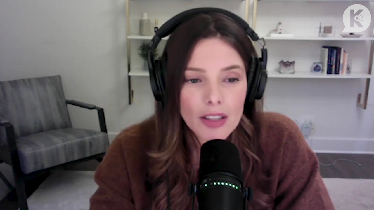 Ashley-Greene-dot-nl_TheTwilightEffect-AshleyAndMelanieAForeverFriendship0805.jpg