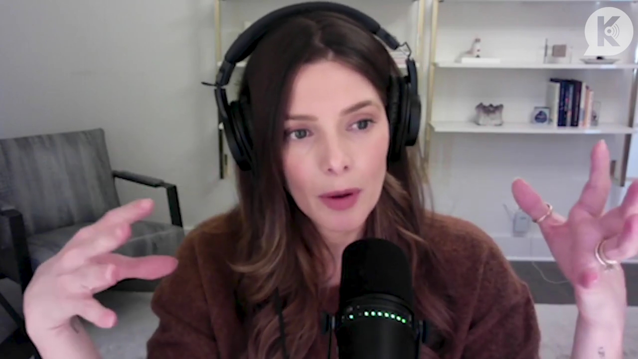 Ashley-Greene-dot-nl_TheTwilightEffect-AshleyAndMelanieAForeverFriendship0823.jpg