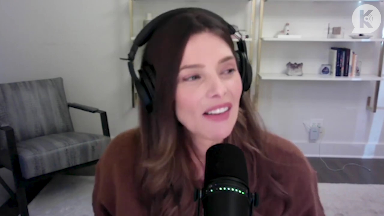 Ashley-Greene-dot-nl_TheTwilightEffect-AshleyAndMelanieAForeverFriendship1311.jpg Ashley-Greene-dot-nl_TheTwilightEffect-AshleyAndMelanieAForeverFriendship1311.jpg