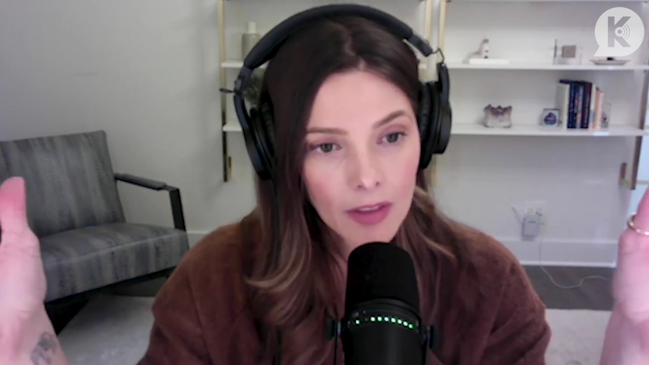 Ashley-Greene-dot-nl_TheTwilightEffect-AshleyAndMelanieAForeverFriendship1600.jpg