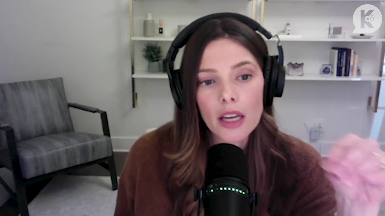 Ashley-Greene-dot-nl_TheTwilightEffect-AshleyAndMelanieAForeverFriendship1705.jpg