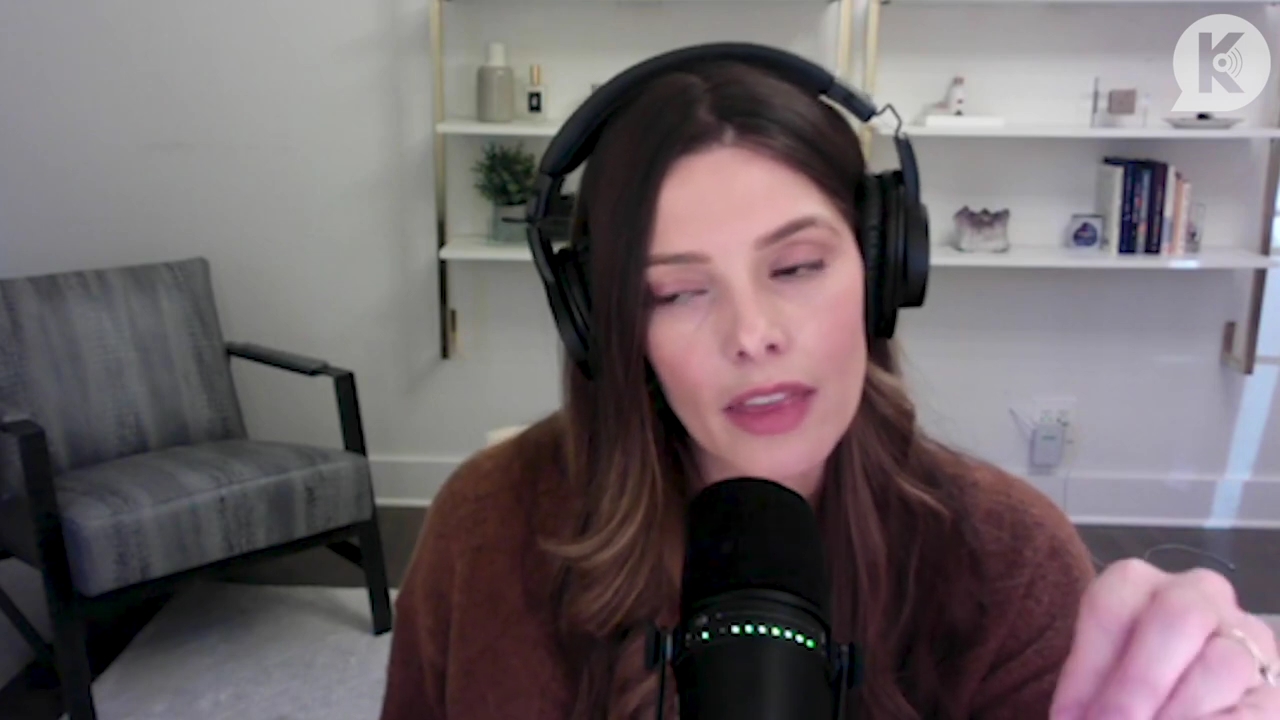Ashley-Greene-dot-nl_TheTwilightEffect-AshleyAndMelanieAForeverFriendship1708.jpg