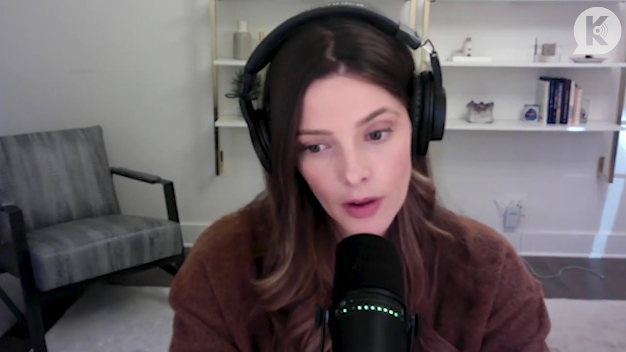 Ashley-Greene-dot-nl_TheTwilightEffect-AshleyAndMelanieAForeverFriendship1920.jpg