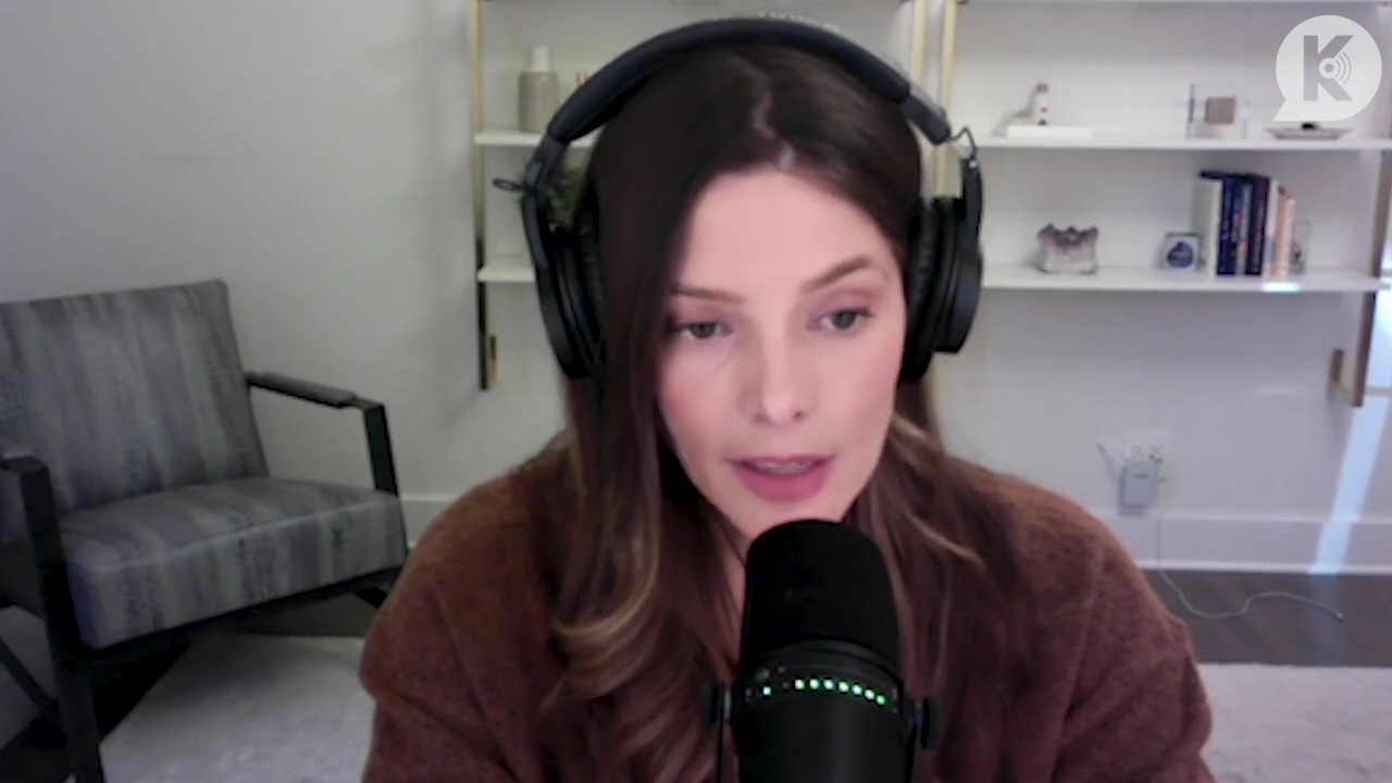 Ashley-Greene-dot-nl_TheTwilightEffect-AshleyAndMelanieAForeverFriendship1922.jpg
