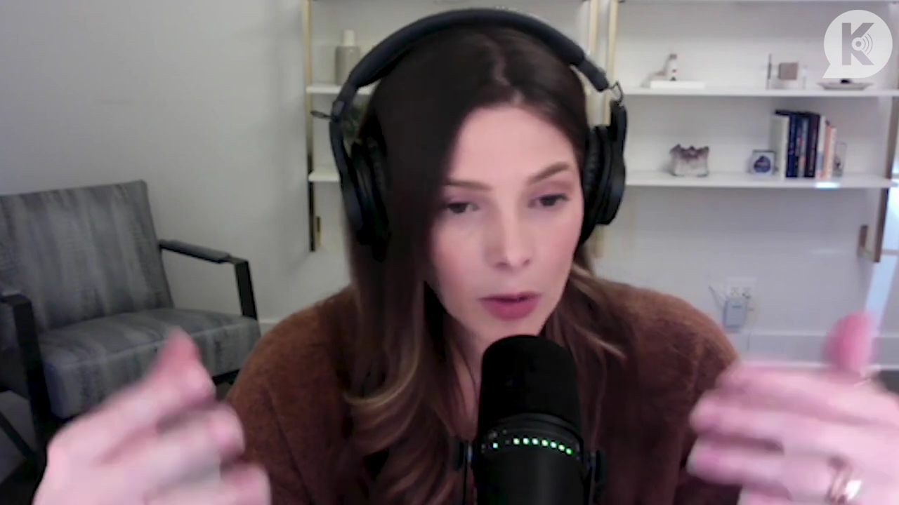 Ashley-Greene-dot-nl_TheTwilightEffect-AshleyAndMelanieAForeverFriendship1928.jpg Ashley-Greene-dot-nl_TheTwilightEffect-AshleyAndMelanieAForeverFriendship1928.jpg