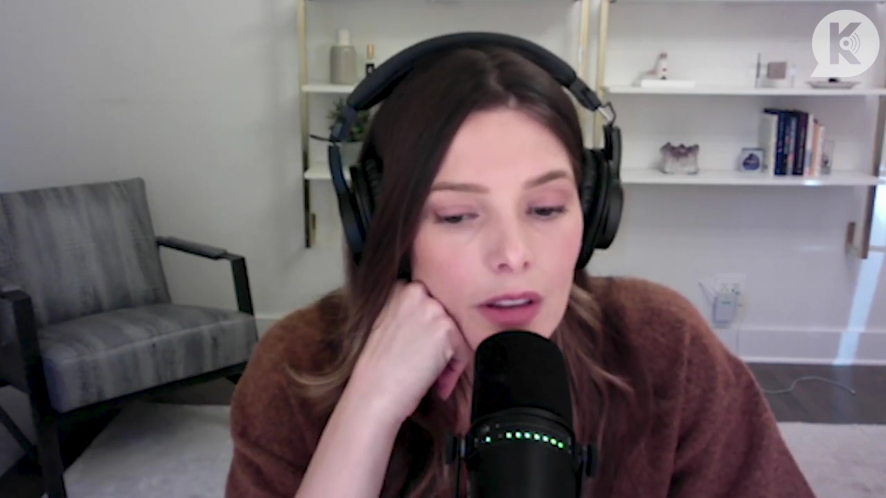 Ashley-Greene-dot-nl_TheTwilightEffect-AshleyAndMelanieAForeverFriendship1956.jpg