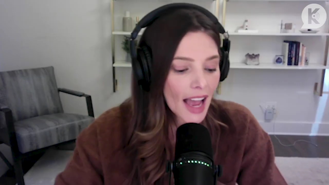 Ashley-Greene-dot-nl_TheTwilightEffect-AshleyAndMelanieAForeverFriendship1985.jpg
