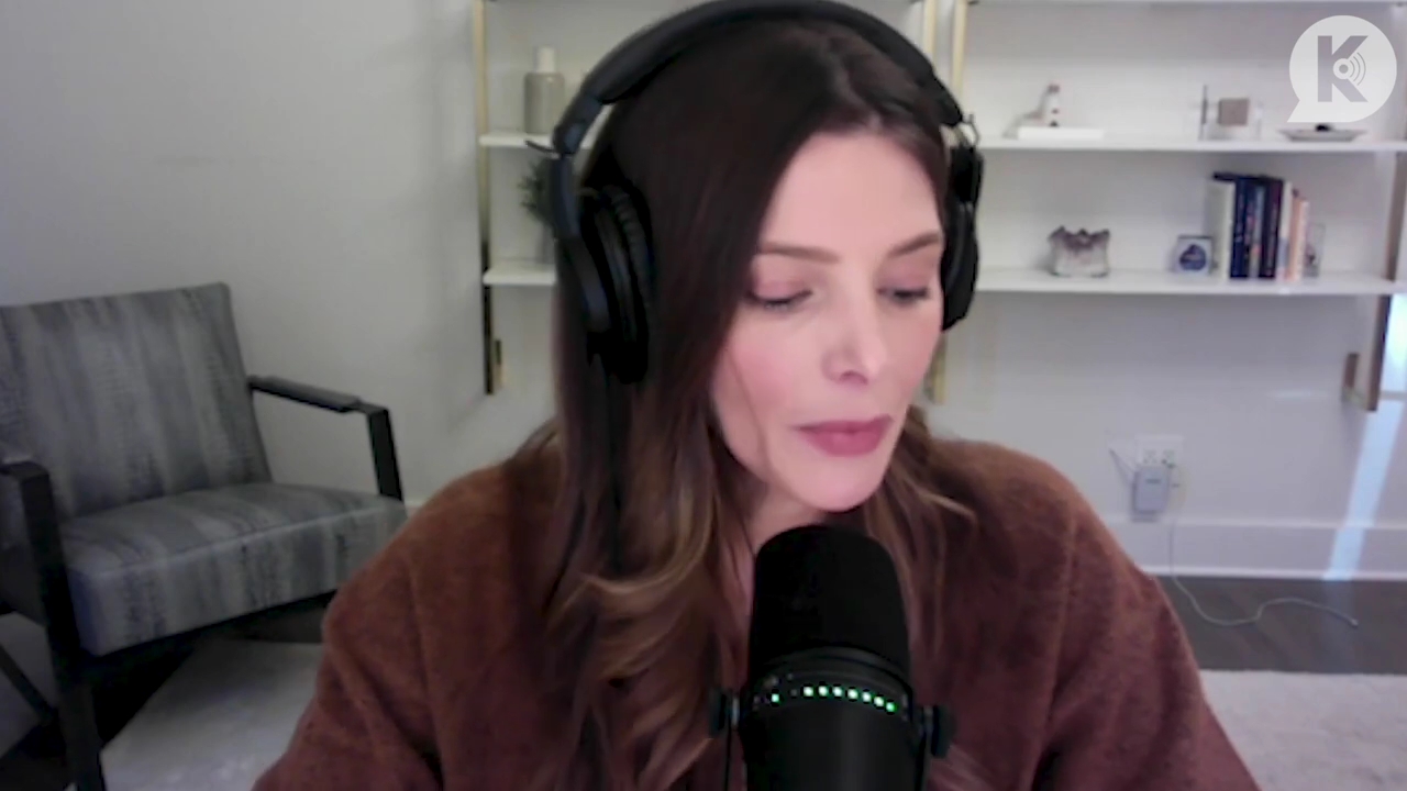 Ashley-Greene-dot-nl_TheTwilightEffect-AshleyAndMelanieAForeverFriendship1986.jpg