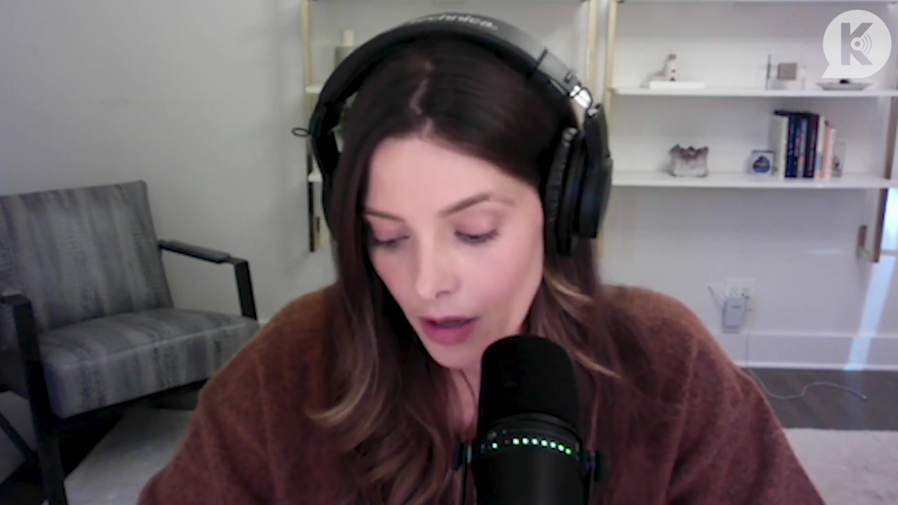 Ashley-Greene-dot-nl_TheTwilightEffect-AshleyAndMelanieAForeverFriendship1992.jpg