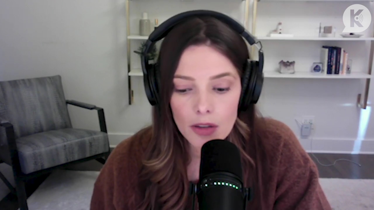 Ashley-Greene-dot-nl_TheTwilightEffect-AshleyAndMelanieAForeverFriendship2205.jpg
