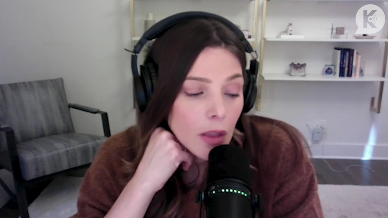 Ashley-Greene-dot-nl_TheTwilightEffect-AshleyAndMelanieAForeverFriendship2400.jpg