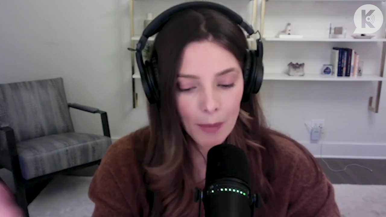 Ashley-Greene-dot-nl_TheTwilightEffect-AshleyAndMelanieAForeverFriendship2630.jpg
