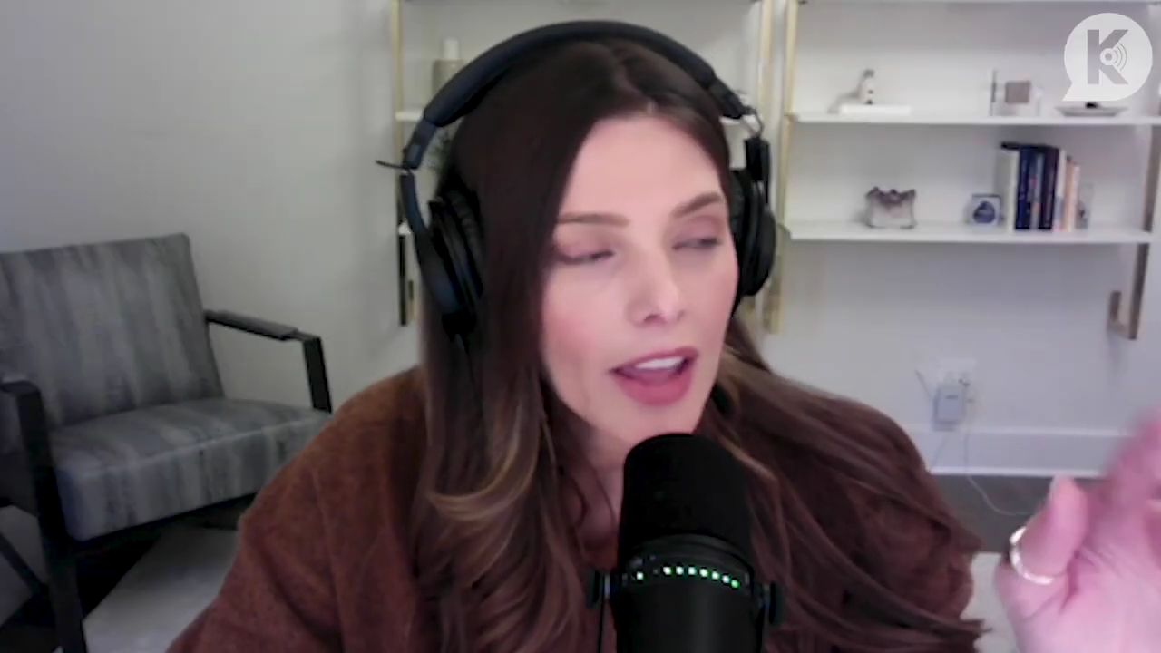 Ashley-Greene-dot-nl_TheTwilightEffect-AshleyAndMelanieAForeverFriendship2688.jpg