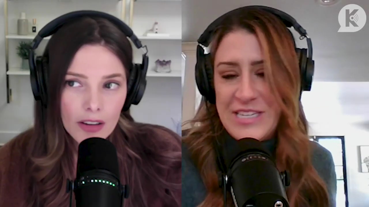 Ashley-Greene-dot-nl_TheTwilightEffect-AshleyAndMelanieAForeverFriendship2707.jpg