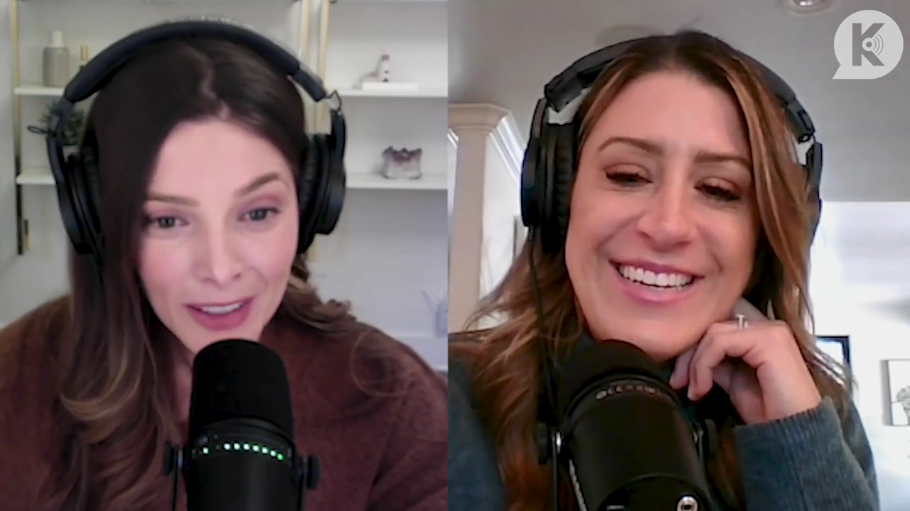 Ashley-Greene-dot-nl_TheTwilightEffect-AshleyAndMelanieAForeverFriendship2712.jpg
