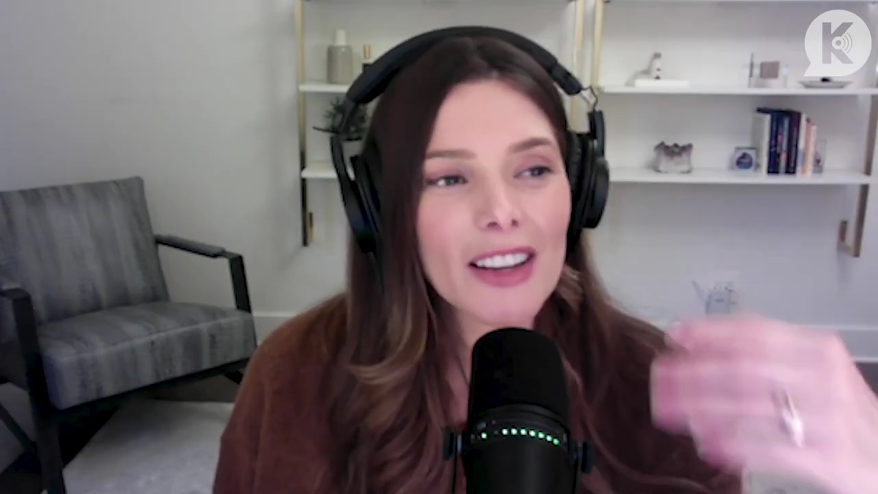 Ashley-Greene-dot-nl_TheTwilightEffect-AshleyAndMelanieAForeverFriendship2718.jpg