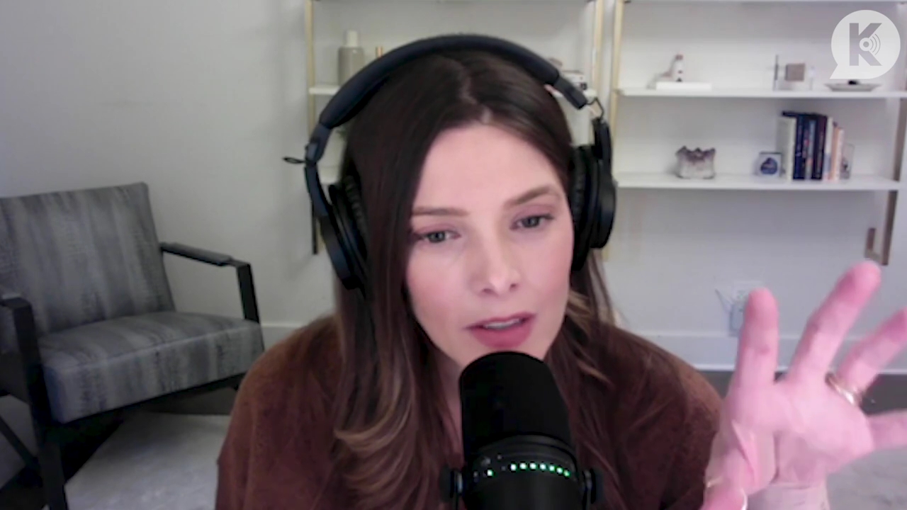 Ashley-Greene-dot-nl_TheTwilightEffect-AshleyAndMelanieAForeverFriendship3058.jpg