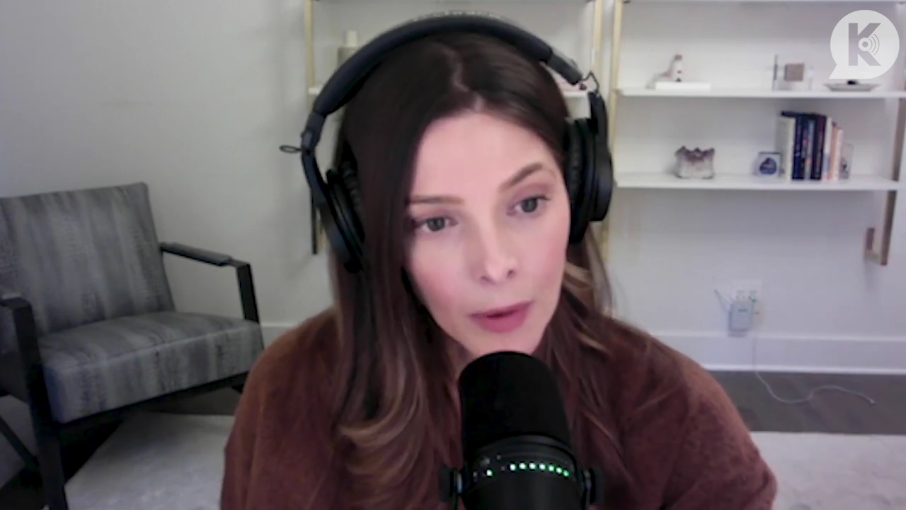Ashley-Greene-dot-nl_TheTwilightEffect-AshleyAndMelanieAForeverFriendship3060.jpg