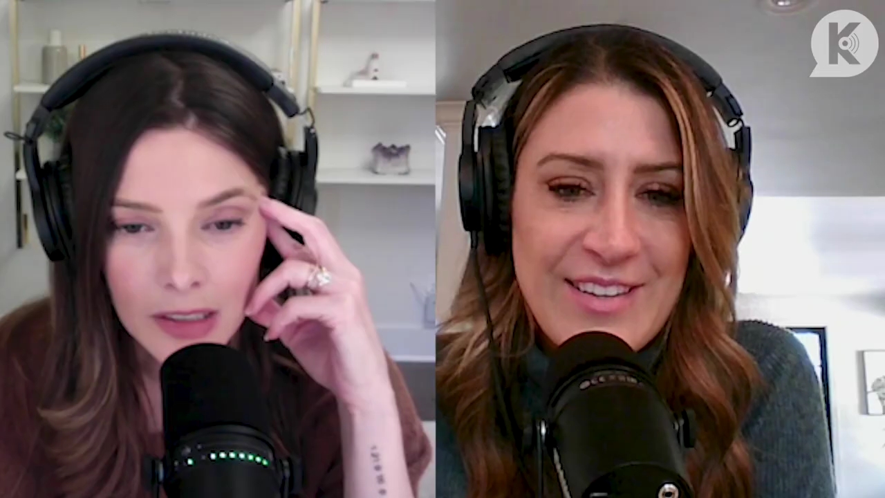 Ashley-Greene-dot-nl_TheTwilightEffect-AshleyAndMelanieAForeverFriendship3069.jpg