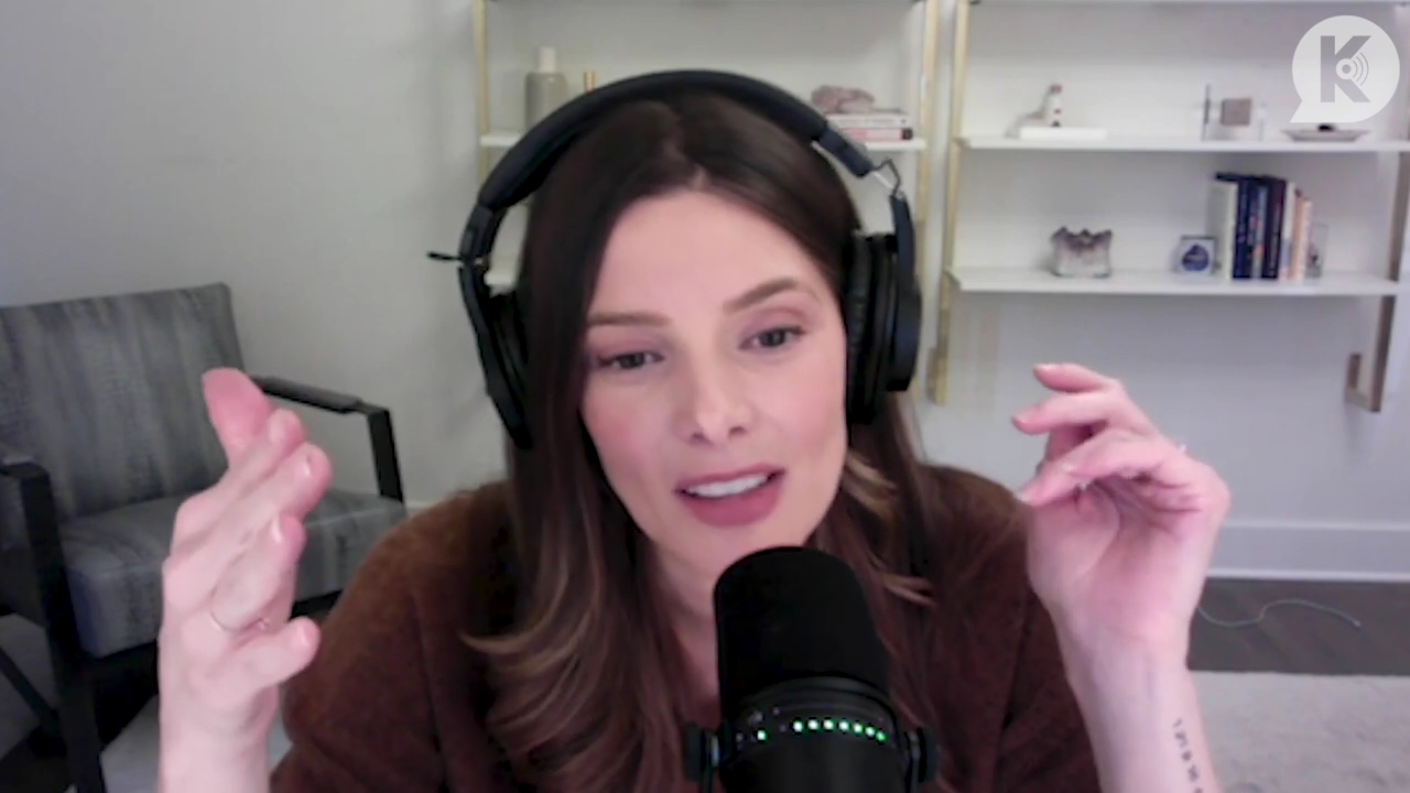 Ashley-Greene-dot-nl_TheTwilightEffect-AshleyAndMelanieAForeverFriendship3215.jpg