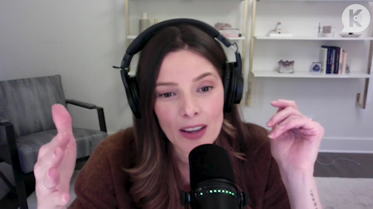 Ashley-Greene-dot-nl_TheTwilightEffect-AshleyAndMelanieAForeverFriendship3216.jpg