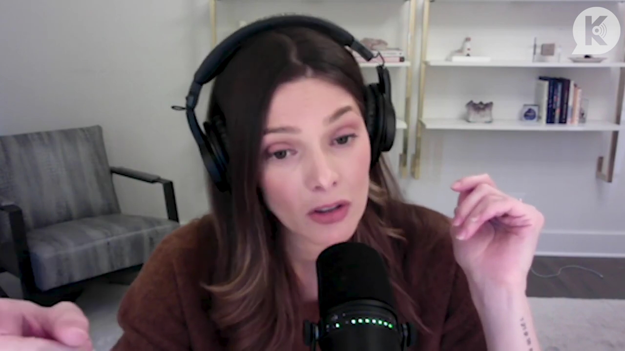 Ashley-Greene-dot-nl_TheTwilightEffect-AshleyAndMelanieAForeverFriendship3219.jpg