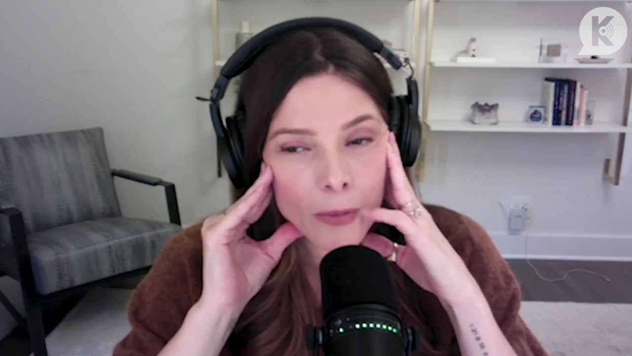 Ashley-Greene-dot-nl_TheTwilightEffect-AshleyAndMelanieAForeverFriendship3233.jpg Ashley-Greene-dot-nl_TheTwilightEffect-AshleyAndMelanieAForeverFriendship3233.jpg