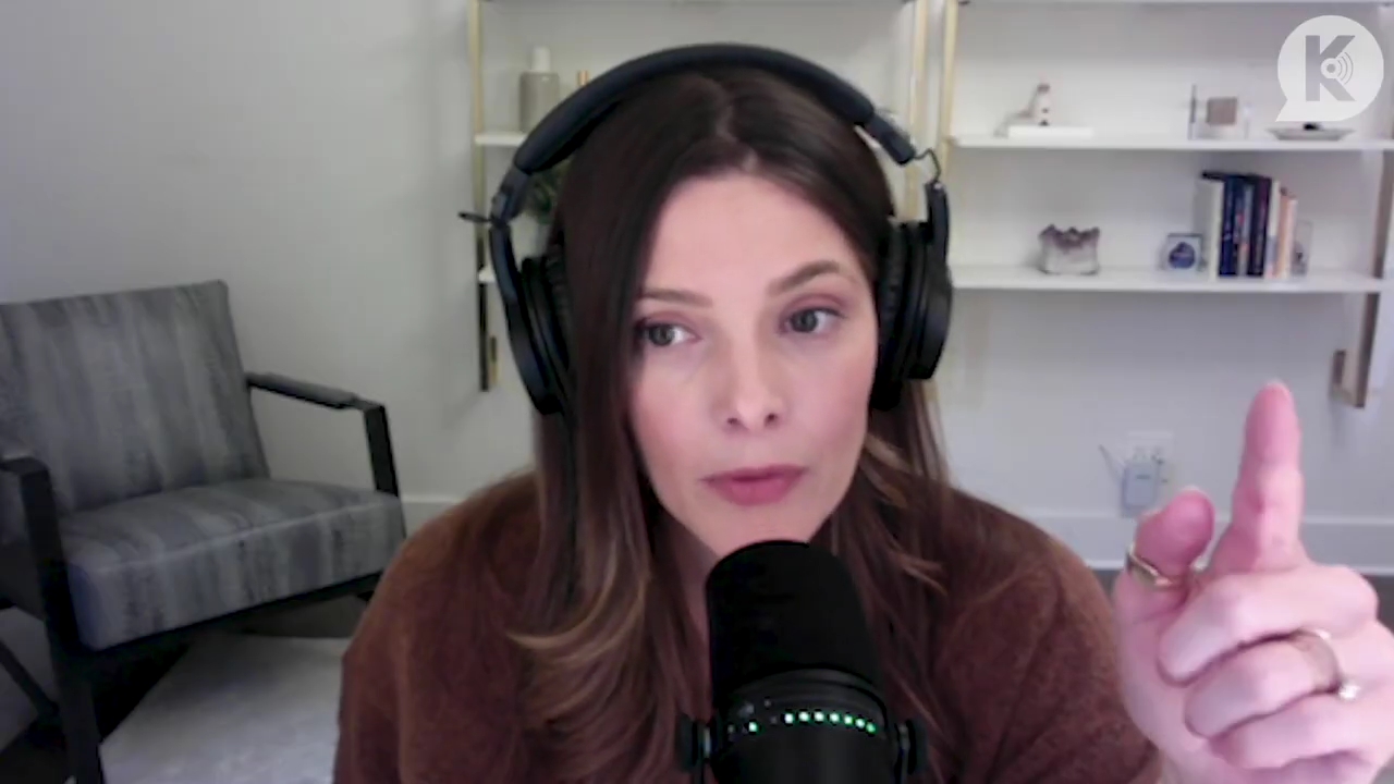 Ashley-Greene-dot-nl_TheTwilightEffect-AshleyAndMelanieAForeverFriendship3271.jpg
