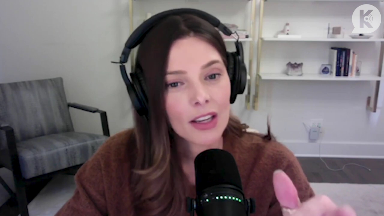 Ashley-Greene-dot-nl_TheTwilightEffect-AshleyAndMelanieAForeverFriendship3358.jpg