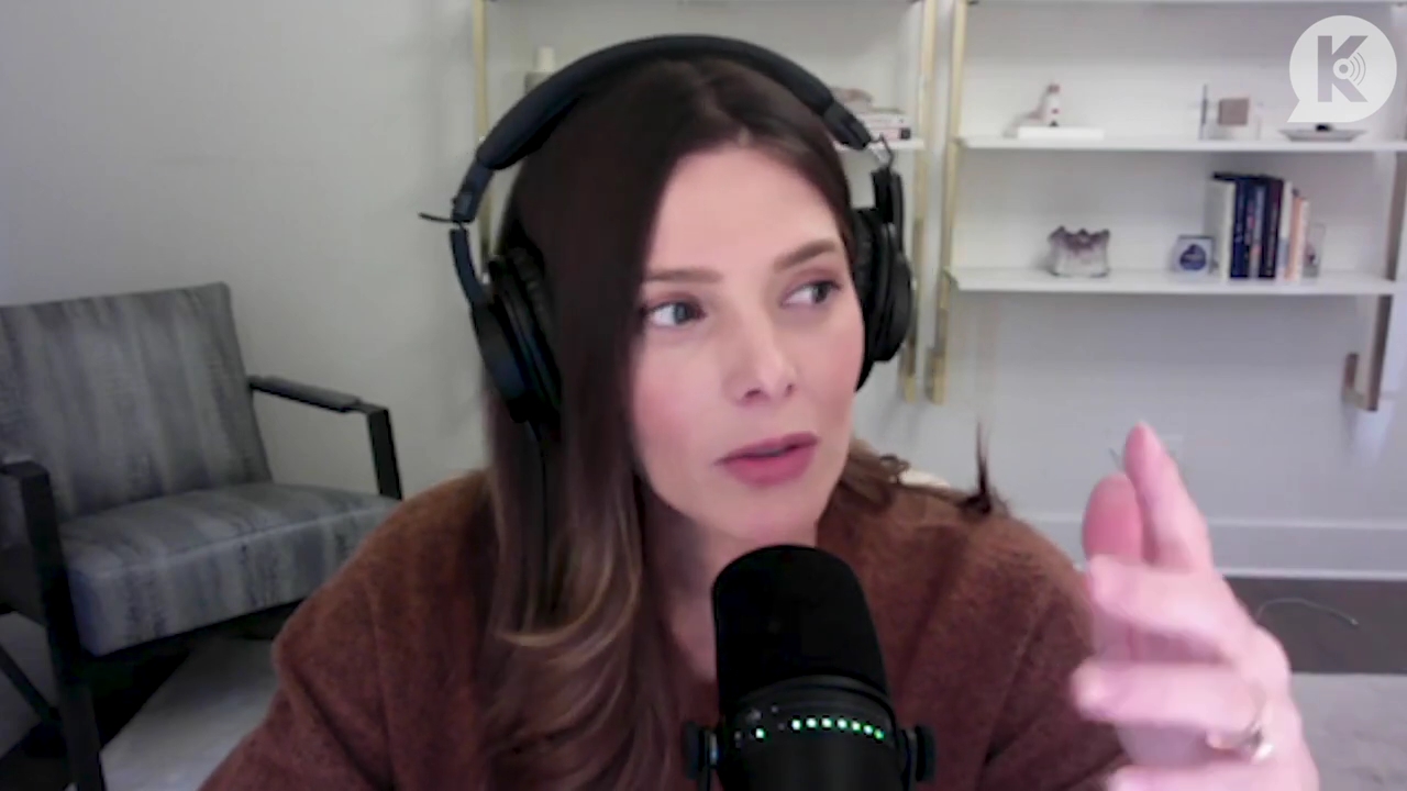 Ashley-Greene-dot-nl_TheTwilightEffect-AshleyAndMelanieAForeverFriendship3359.jpg