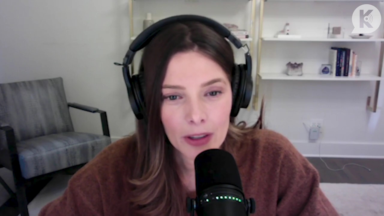 Ashley-Greene-dot-nl_TheTwilightEffect-AshleyAndMelanieAForeverFriendship3443.jpg