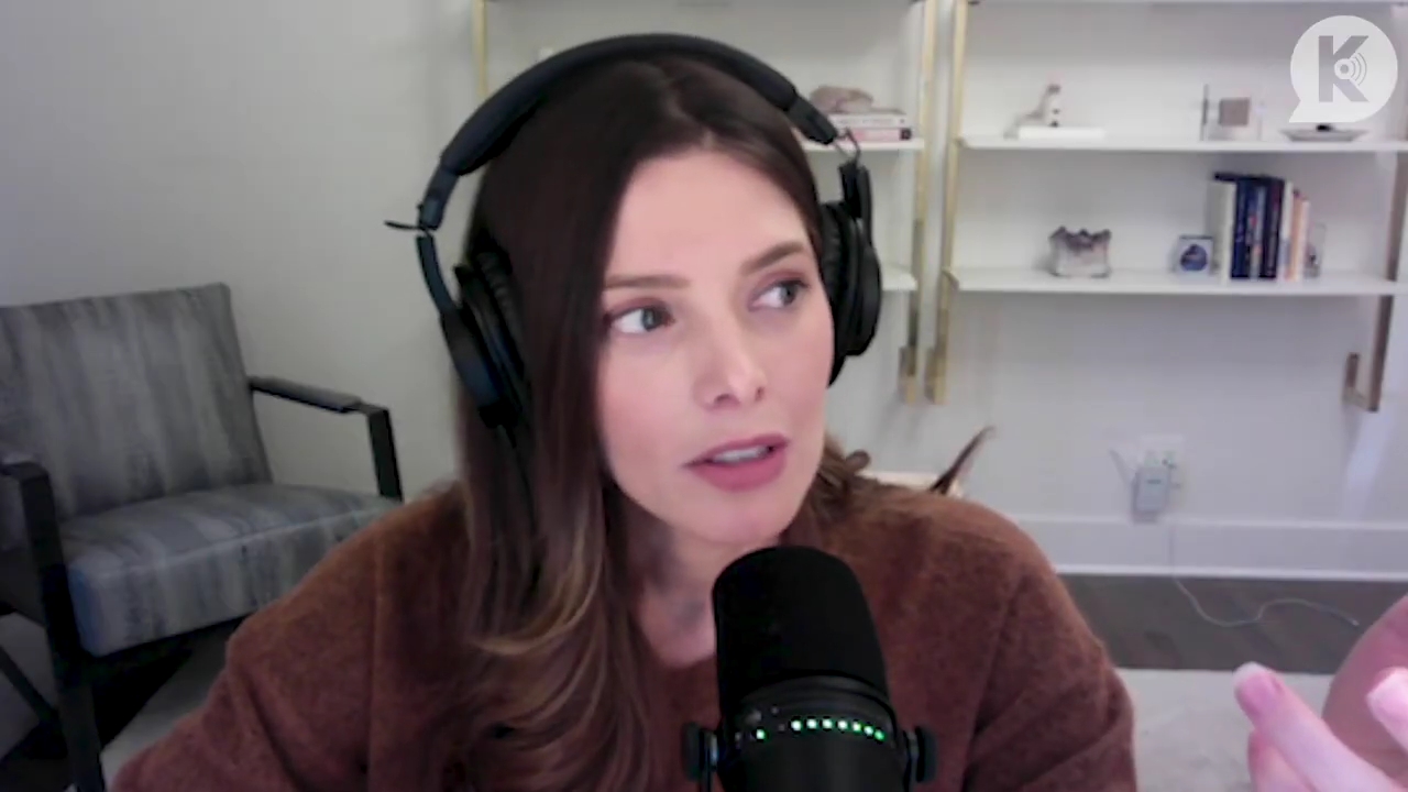 Ashley-Greene-dot-nl_TheTwilightEffect-AshleyAndMelanieAForeverFriendship3511.jpg