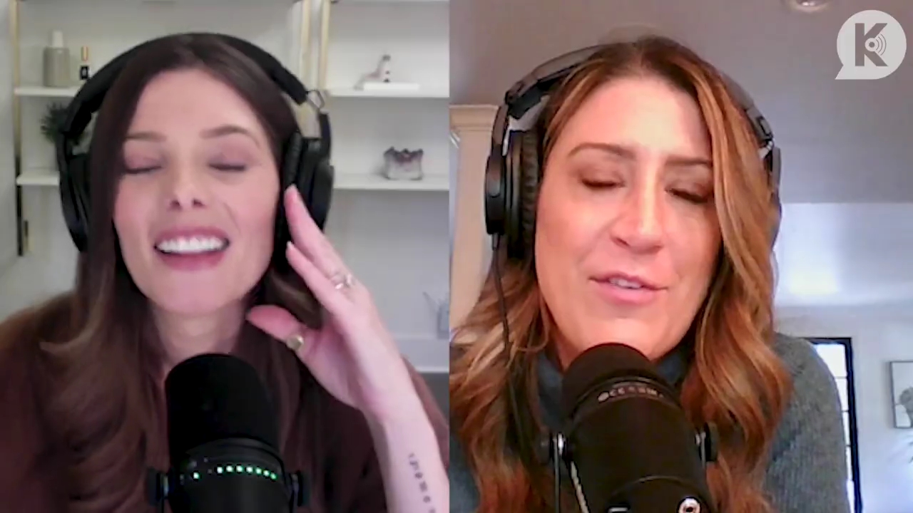 Ashley-Greene-dot-nl_TheTwilightEffect-AshleyAndMelanieAForeverFriendship3810.jpg