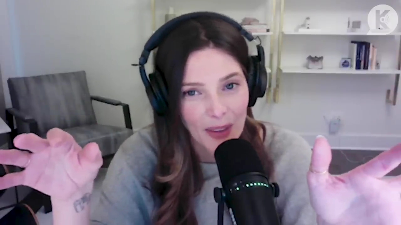 Ashley-Greene-dot-nl_TheTwilightEffect-TwihardForeverFandom0199.jpg Ashley-Greene-dot-nl_TheTwilightEffect-TwihardForeverFandom0199.jpg