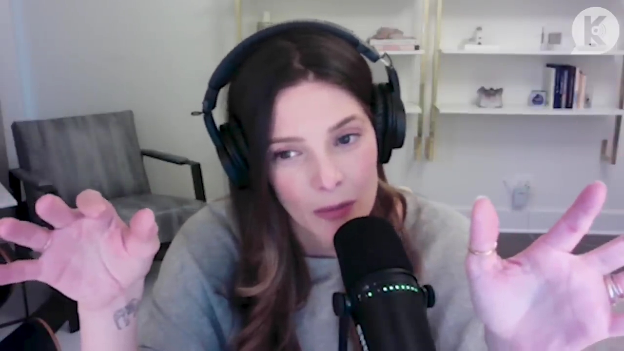 Ashley-Greene-dot-nl_TheTwilightEffect-TwihardForeverFandom0201.jpg Ashley-Greene-dot-nl_TheTwilightEffect-TwihardForeverFandom0201.jpg