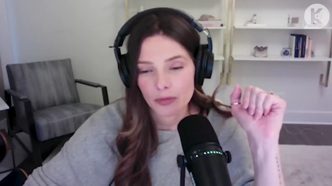 Ashley-Greene-dot-nl_TheTwilightEffect-TwihardForeverFandom0255.jpg Ashley-Greene-dot-nl_TheTwilightEffect-TwihardForeverFandom0255.jpg