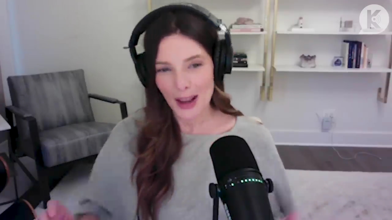 Ashley-Greene-dot-nl_TheTwilightEffect-TwihardForeverFandom0501.jpg Ashley-Greene-dot-nl_TheTwilightEffect-TwihardForeverFandom0501.jpg