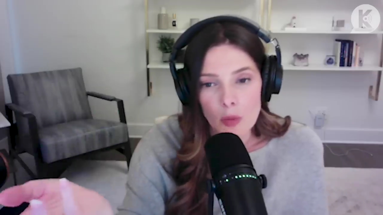 Ashley-Greene-dot-nl_TheTwilightEffect-TwihardForeverFandom0609.jpg Ashley-Greene-dot-nl_TheTwilightEffect-TwihardForeverFandom0609.jpg